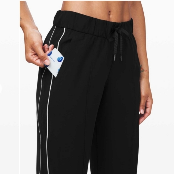 🍋Like New Lululemon On The Right Track Pant - Picture 4 of 15